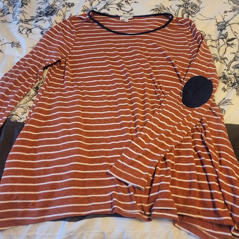 Umgee size large long sleeve top